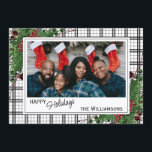 Cartes Pour Fêtes Annuelles Feuillage botanique des baies vitrées vertes<br><div class="desc">Unique, classique, tendance, jolie et décorative Carte de vacances. Joy Holidays salue le texte et l'espace pour customiser ou personnaliser avec une photo, nom de famille (ou noms individuels) et message de votre choix. encadré de baies rouges de vin de Bourgogne et de bouquets de fleurs vert foncé sur un...</div>