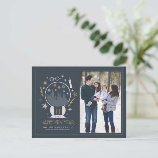 Cartes Pour Fêtes Annuelles Globe des neiges HOGWARTS™ - Bonne année - Photo (Debout devant)