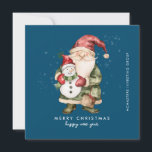 Cartes Pour Fêtes Annuelles Gnome et Snowman Joyeux Noël d'affaires Appartemen<br><div class="desc">Un gnome habillé de rouge se dresse à côté d'un bonhomme de neige dans un elfe vert, le casquette et le foulard rouge. Ils sont entourés d'une poussière de neige blanche qui s'opère sur l'arrière - plan bleu foncé. L'esthétique minimaliste est créée avec un simple Joyeux Noël et Bonne Année...</div>