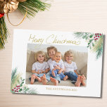 Cartes Pour Fêtes Annuelles Gold Berries Photo Noël<br><div class="desc">Cette carte de Noël élégante est décorée avec du feuillage aquarelle et des baies en rouge, vert et or. Il dit Joyeux Noël dans une élégante typographie de script. Facilement personnalisable avec votre nom et votre photo. Parce que nous créons notre oeuvre, vous ne trouverez pas cette image exacte d'autres...</div>