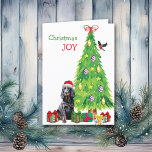 Cartes Pour Fêtes Annuelles Gordon Setter, Bird and Christmas Tree<br><div class="desc">Sur le devant de cette carte de Noël, un beau chien de Gordon Setter porte un casquette de père Noël rouge et blanc pendant qu'il est assis à côté d'un arbre de Noël. Des emballages de cadeaux aux couleurs vives sont éparpillés, et un bullfinch débarque sur le sapin de Noël....</div>