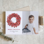 Cartes Pour Fêtes Annuelles Gouache Red Winterberry Wreath Photo Noël<br><div class="desc">Joyeux Noël | Envoyez vos souhaits de vacances à vos amis et à votre famille avec cette carte de Noël personnalisable. Cette carte photo de Noël est ornée d'une couronne d'hivernage rouge gouache peinte à la main. Personnalisez cette carte de Noël classique en ajoutant vos détails. Cette carte de Noël...</div>