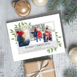 Cartes Pour Fêtes Annuelles Green Photo Collage Vert Joyeux Noël<br><div class="desc">Ce design comprend une carte de voeux Joyeux Noël,  avec une botanique verte,  une typographie simple,  trois collages photo,  un feuillage rustique,  un élégant minimaliste,  des baies de mistletoe,  avec la typographie,  un minimaliste classique,  carte photo de vacances</div>