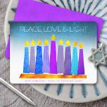 Cartes Pour Fêtes Annuelles Hanoukka Boho bougies Turquoise Peace Love Light<br><div class="desc">"Paix, amour et lumière." Une illustration ludique, moderne et artistique de bougies motifs de saumons dans une menorah vous aide à inaugurer les vacances de Hanoukka. Des bougies bleues assorties de motifs de fausse feuille colorés recouvrent un dégradé turquoise en arrière - plan texturé blanc. Faux feuille motif violet rose...</div>