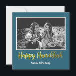 Cartes Pour Fêtes Annuelles Hanoukka heureux en Turquoise bleu et Faux or phot<br><div class="desc">Dites Happy Hanoukka avec ce simple carte photo en faux or et bleu turquoise foncé. Vous pouvez modifier la couleur de l'arrière - plan en cliquant sur le bouton personnaliser.</div>