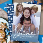 Cartes Pour Fêtes Annuelles Hanoukka Shine Glow Bright Star Of David Photo<br><div class="desc">Une carte de vacances moderne minimaliste avec une photo à fond plein avec un dégradé de teint bleu partiellement transparent superposition photo. Un grand message de bienvenue festif "Shine" en écriture libre et blanche brillante avec un point "star of david" et un texte sérifs classique dans les mots de "Happy...</div>