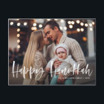 Cartes Pour Fêtes Annuelles Happy Hanoukka Brush Letting Overlay Photo<br><div class="desc">Heureux Hanoukka ! Envoyez vos souhaits et vos salutations de vacances avec cette carte postale de vacances rustiques. Il comporte "Happy Hanoukka" en lettres brosses à la main. Personnalisez cette carte de vacances en ajoutant votre photo préférée, votre salutation, vos noms et autres détails. Disponible sous forme de carte à...</div>