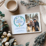 Cartes Pour Fêtes Annuelles Happy Hanoukka Menorah Main dessinée PHOTO SUR MES<br><div class="desc">Dessin de couronne à thème de Sweet HANOUKKA pour souhaiter à quelqu'un des vacances heureuses! Ajoutez votre propre photo ! Cliquez sur "personnaliser" pour ajouter votre propre photo. Vous pouvez également ajouter du texte à l'avant ou à l'arrière. Consultez ma boutique pour plus d'options. Également disponible en téléchargement numérique pour...</div>