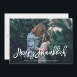 Cartes Pour Fêtes Annuelles Happy Hanoukka stylish Script et Motif | Photo<br><div class="desc">Cette carte Hanoukka moderne et élégante présente votre photo personnelle sur le devant,  avec les mots "Happy Hanoukka" en script tendance. Le dos contient un motif abstrait bleu marine et blanc.</div>