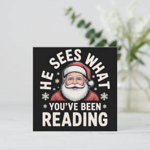 Cartes Pour Fêtes Annuelles Il voit ce que vous avez lu Santa Bookish