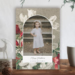 Cartes Pour Fêtes Annuelles Joli Rustic Winter Florals Photo Arc Noël<br><div class="desc">Ce magnifique carte photo de vacances présente un design de fleurs peintes (fleurs de pomme) en rouge, blanc et vert sur un burlap comme arrière - plan. Votre photo se distingue dans un cadre en arc. Facile à personnaliser pour des cartes élégantes à envoyer à la famille et aux amis!...</div>