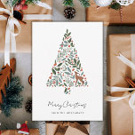 Cartes Pour Fêtes Annuelles Joli sapin de Noël en feuillage d'hiver | Little D<br><div class="desc">Cette belle et élégante carte de vacances de Noël est ornée d'un arbre de Noël conçu à partir de feuillage d'hiver, de baies et d'un mignon cerf. Facile à personnaliser et il y a plus de modèles de texte sur le dos pour une personnalisation plus poussée. Les couleurs arrière -...</div>