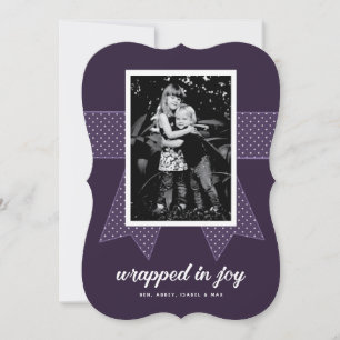 Cartes Pour Fêtes Annuelles Jote Violet Ribbon Cadeau Enveloppé dans Joy Photo