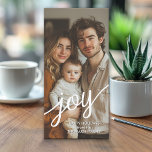 Cartes Pour Fêtes Annuelles Joy - Modern Script Photo - simple<br><div class="desc">Script blanc sur photo portrait - sujet au haut. Une image complète est incluse sur le devant. Un design de vacances simple et élégant qui met en valeur vos photos. Si vous rencontrez des problèmes avec vos images ou votre texte, cliquez sur le bouton personnaliser et vous pourrez déplacer les...</div>