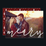 Cartes Pour Fêtes Annuelles Joyer script superposition photo<br><div class="desc">Des cartes photos de vacances imprimés sur mesure abordables avec des modèles simples pour la personnalisation. Sur le côté avant, vous trouverez un accueil "joyeux" dans un script de style manuel moderne superposé sur votre photo de fond de saignement. Utilisez les outils de conception pour modifier les polices et les...</div>
