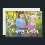 Cartes Pour Fêtes Annuelles Joyeuse photo de script moderne de Pâques<br><div class="desc">Passez du plaisir à ceux qui sont chers cette Pâques avec ce carte photo moderne avec un script élégant avec un motif floral aquarelle sur le dos.</div>