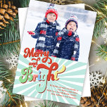 Cartes Pour Fêtes Annuelles Joyeux et lumineux Noël multi-photo<br><div class="desc">Célébrez la saison avec notre carte de collage photo multiple de Noël "Joyeux et brillant", avec typographie rétro moderne vintage et script de calligraphie coloré. Ce design apporte une touche de fantaisie et de simplicité à vos salutations de vacances. Parfait pour présenter la joie de votre famille, notre disposition multi-images...</div>
