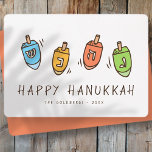 Cartes Pour Fêtes Annuelles Joyeux Hanukkah Dreidel Moderne<br><div class="desc">La conception est composée d'une illustration de toupie dreidel. Ajoutez votre nom,  votre message et votre année</div>