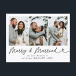 Cartes Pour Fêtes Annuelles Joyeux moderne et Mariage marié photo Noël<br><div class="desc">Envoyez des voeux festifs avec notre carte postale de Noël moderne Joyeux et Mariage marié! Doté d'une photo mariage chère et d'un joyeux message Joyeux et Marié dans une typographie moderne et élégante, cette carte postale saisit parfaitement la chaleur de votre première saison de vacances en tant que jeunes mariés....</div>