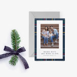 Cartes Pour Fêtes Annuelles Joyeux Noël marine plaid une photo<br><div class="desc">Joyeux jours sont de nouveau ici ! Célébrez une fête plus heureuse et plus joyeuse cette année et envoyez des salutations festives aux amis et à la famille avec ce carte photo de vacances vertical. Cette carte de Noël de Lea Delaveris Design présente un cadre de plaid bleu marine festif...</div>