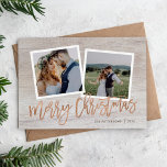 Cartes Pour Fêtes Annuelles Joyeux Noël Rustique Rose Gold Script Photo<br><div class="desc">Cartes photos de Noël imprimées sur mesure et abordables avec des modèles simples pour la personnalisation. Ce design rustique chic comprend un 2 modèle photo avec un texte en feuille d'or imitation rose sur un arrière - plan à l'aspect bois. Personnalisez-le avec vos photos, nom de famille, année ou autre...</div>
