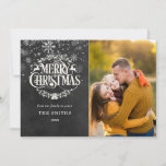 Cartes Pour Fêtes Annuelles Joyeux Noël Snowflakes Photo Boho Chalkboard<br><div class="desc">Diffusez la joie de Noël avec cet élégant carte photo boho. Personnalisez le devant avec votre message de vacances nom de famille, année et photo spéciale sur un arrière - plan de tableau noir. L'envers comporte de jolies flocons de neige tombants sur un arrière - plan de tableau de bord...</div>