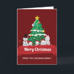 Cartes Pour Fêtes Annuelles Joyeux Noël Snowman Famille mignonne Custom<br><div class="desc">Cette jolie carte de Noël présente une adorable famille de bonhomme de neige qui dessine devant un magnifique sapin de Noël. La bannière rouge festive est customisée de votre propre texte et l'intérieur peut être personnalisé avec votre propre salutation de vacances pour Noël.</div>