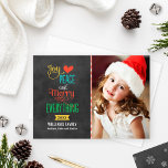 Cartes Pour Fêtes Annuelles Joyeux tout Coloré Chalkboard Photo<br><div class="desc">Une carte photo de Noël simple et élégante accueille l'expression "Joy, Love, Peace and Merry Everything" dans des couleurs audacieuses et un type moderne sur un arrière - plan de style tableau noir. Des flocons blancs habillent le dos de la carte. Personnalisez avec votre photo (format portrait) et avec du...</div>
