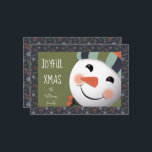 Cartes Pour Fêtes Annuelles Joyful Xmas Happy Snowman feuillage bordure vert<br><div class="desc">Un joyeux bonhomme de neige souriant sur un arrière - plan vert et une bordure feuillue sur bleu marine pour vos voeux de Noël joyeux.
Si vous avez besoin d'une autre couleur ou d'un article correspondant,  veuillez me contacter.</div>