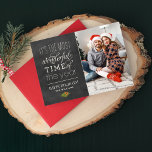 Cartes Pour Fêtes Annuelles Le Temps le plus Merveilleux Rustic Chalkboard Pho<br><div class="desc">Le design des cartes photos de vacances présente un style rustique vintage avec une typographie mixte "C'est le plus beau moment de l'année",  un accent de verdure de Noël et un arrière - plan en damier noir à l'aspect texturé.</div>