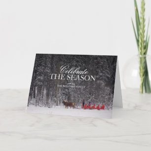 Cartes Pour Fêtes Annuelles Le tour rouge de Sleigh près de la neige a couver