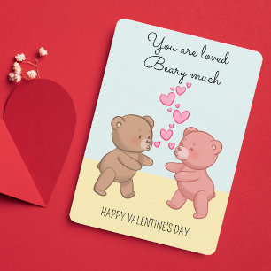 Cartes Pour Fêtes Annuelles Les mignons ours dans l'amour vont serrer dans les