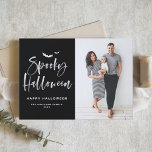 Cartes Pour Fêtes Annuelles Lettres éffrayantes de brosse d'Halloween | Photo<br><div class="desc">Lettres éffrayantes de brosse d'Halloween | Carte Halloween. Envoyez des salutations Halloween à votre famille et à vos amis avec ce carte photo personnalisable. Il comprend des lettres de brosse,  des illustrations de chauves-souris et des motifs rayés. Cette carte d'Halloween ludique et moderne est disponible en d'autres couleurs.</div>