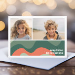 Cartes Pour Fêtes Annuelles Ligne organique Art abstrait - 1 Photo Jade Tanger<br><div class="desc">Avant - 2 Modèle de photo dans une grille simple avec une bordure blanche. Un motif d'art abstrait amusant avec du corail et des verts et une police simple créent un design moderne et minimal pour la saison des fêtes. Arrière - Motif artistique de courbe organique vert foncé et corail....</div>