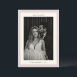 Cartes Pour Fêtes Annuelles Mariage rose minimaliste deux photos Hanoukka<br><div class="desc">Célébrez Hanoukka avec cette élégante carte de vacances minimaliste rose, conçue pour présenter deux de vos mariages préférés ou des photos de couple. La disposition épurée et moderne ainsi que les tons roses doux apportent une touche sophistiquée, idéale pour les jeunes mariés ou les couples qui souhaitent partager leur amour...</div>