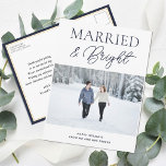 Cartes Pour Fêtes Annuelles Marié Bleu clair Script moderne Photo Noël<br><div class="desc">Carte postale Marié et brillant de style bleu moderne Script simple photo de Noël. Envoyez des voeux de vacances personnalisables et personnalisés à vos amis, collègues et famille dans des cartes postales simples, chic, élégantes et modernes de design photo festif, de style naturel minimaliste! Ci-dessous la calligraphie présente votre message...</div>
