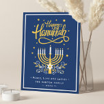 Cartes Pour Fêtes Annuelles Menorah bleu classique et jaune Bonne Hanoukka<br><div class="desc">Envoyez vos souhaits avec cette Carte de Vacances qui comporte un script Hanoukka merveilleux et des bougies Menorah pour mettre en valeur votre message de voeux.</div>