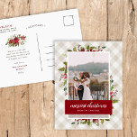 Cartes Pour Fêtes Annuelles Merriest Christmas Winter Greenery Photo<br><div class="desc">Affordable custom printed holiday photo postcards with simple templates for customization. This Design feent in elegant watercolor floral border of holly leaves and flowers in red, green and burgundy colors on a neutral buffalo check plaid background. Personalize it your photo and custom text. Postcard back has space for your return...</div>