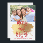 Cartes Pour Fêtes Annuelles Merry and Bright Hand Lettered Script Photo Card<br><div class="desc">Joyeux et brillant Noël Carte photo de Noël à la main. La photo et le texte de ce script de brosse manuscrite peuvent être mis à jour et customisés avec votre photo et votre nom de famille. Cette carte affiche également le nom de famille et une feuille d'or au dos...</div>
