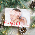 Cartes Pour Fêtes Annuelles MERRY PHOTO famille plaisir calligraphie superposi<br><div class="desc">par kat massard >>> WWW.SIMPLYSWEETPAPERIE.COM <<< Une carte simple avec le lettrage "MERRY" en rouge sur la photo. Zone maximale pour afficher votre belle famille aussi avec image horizontale pleine image</div>