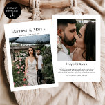 Cartes Pour Fêtes Annuelles Mini marié & Joyeux Noël Photo Nouveaux mariés<br><div class="desc">Célébrez l'amour et la saison avec la Mini Marié & MerryChristmas Photo Newlyweds Holiday Card. Conçue avec une disposition simple et moderne qui met en évidence votre photo préférée, cette carte est parfaite pour les jeunes mariés pour partager leur premier Noël ensemble. Un moyen sincère de répandre la joie, la...</div>