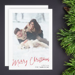 Cartes Pour Fêtes Annuelles Minimaliste moderne | Simple photo de Noël élégant<br><div class="desc">Une carte de vacances photo élégante avec écriture manuscrite décontractée informelle "Joyeux Noël" en rouge sur un arrière - plan blanc minimaliste propre. La photo et le nom peuvent être facilement customisés pour une touche personnelle. Un design de Noël simple, minimaliste et contemporain pour se démarquer de cette période de...</div>
