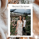 Cartes Pour Fêtes Annuelles Minuscules mariés Noël Photo Nouveaux mariés<br><div class="desc">Célébrez votre première saison de vacances avec la Mini Marié Christmas Photo Newlyweds Holiday Card. Doté d'un design moderne et propre qui met en valeur votre photo, cette carte est parfaite pour les jeunes mariés pour partager joie, amour et souhaits chaleureux. Un souvenir intemporel pour marquer votre premier Noël en...</div>
