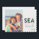 Cartes Pour Fêtes Annuelles Modern Beach Sea Greys Green Christmas Photo<br><div class="desc">Une carte de vacances moderne avec un message simple et minimal qui dit "salutations de mer" avec des palmiers combinés à la typographie manuscrite. Personnalisez avec vos noms et votre photo préférée. Photo Vitolda Klein sur Unsplash</div>