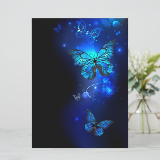 Cartes Pour Fêtes Annuelles Morpho Butterfly in the Dark Background (Debout devant)