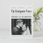 Cartes Pour Fêtes Annuelles Newspaper Merry And Married Newlywed Wedding Photo (Debout devant)