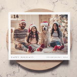 Cartes Pour Fêtes Annuelles Noël minimal | Moderne Portrait de famille vert<br><div class="desc">Une carte de voeux élégante avec la typographie classique "Happy Holidays" en noir sur un simple arrière - plan blanc épuré et minimaliste, avec une bordure blanche et une couleur vert foncé sur l'envers. La photo, le nom et l'accueil peuvent être facilement customisés pour une touche personnelle. Un design de...</div>