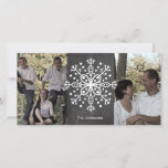 Cartes Pour Fêtes Annuelles Noël Snowflake Chalkboard Deux photos<br><div class="desc">Cette carte de vacances en noir et blanc présente l'image d'un vieux tableau noir,  d'un flocon blanc et d'une pièce pour deux photos.</div>