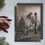 Cartes Pour Fêtes Annuelles Noël tendance moderne | Dark Dusky Couple Photo<br><div class="desc">Une carte de voeux à plat design et tendance avec une typographie manuscrite et moderne en blanc sur une photo complète avec teinte noire et une couleur gris-vert foncé au verso. La photo et le nom peuvent être facilement customisés pour une touche personnelle. Un design de Noël simple, minimaliste et...</div>