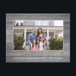 Cartes Pour Fêtes Annuelles Notre maison à vos Noël et Nouvel An Photo Wood<br><div class="desc">Envoyez des salutations joyeuses et partagez deux de vos photos préférées avec cette carte postale élégante de style manuscrit. Le texte sur ce modèle inclut Joyeux Noël et Bonne Année, mais il est simple de customiser n'importe quel libellé, comme Joyeux Fêtes ou Joyeuses Fêtes. Le design moderne de la ferme...</div>